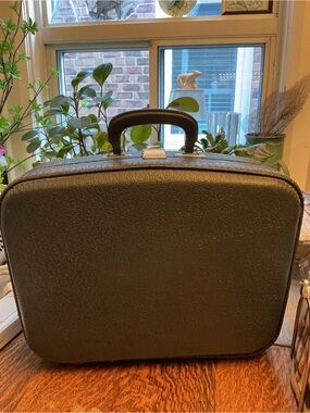 Cheney 1920’s  Olive Green Travel Case Bag - Classic Carry Handle
